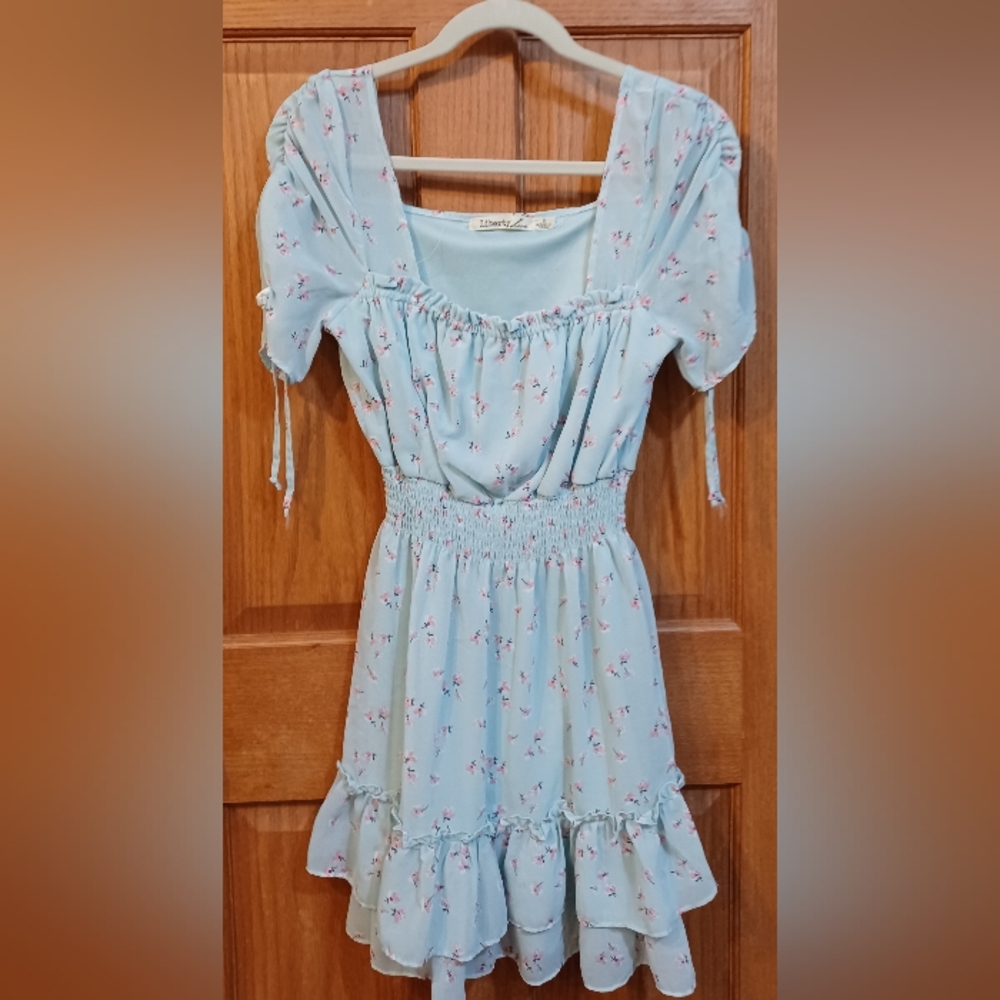 💥💥3/$15💥 Liberty Love Ruffle Floral Dress.  Size S